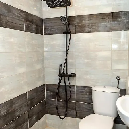 Апартаменти Cozy 1br Retreat Steps From Sea Garden By Flat Manаger Варна